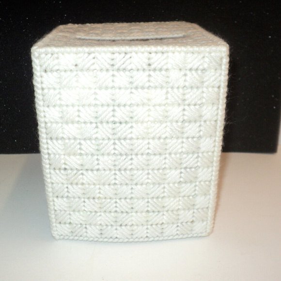 Handmade White Needlepoint Tissue Box Holder Peach Roses, Blue, Yellow Vintage - Picture 2 of 6